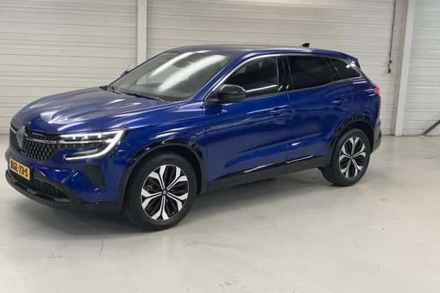 Renault Austral (2024) thumbnail 2