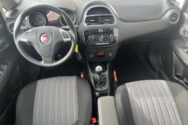 Fiat Punto (2019) thumbnail 2