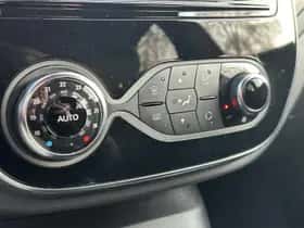 Renault Captur (2018) thumbnail 17