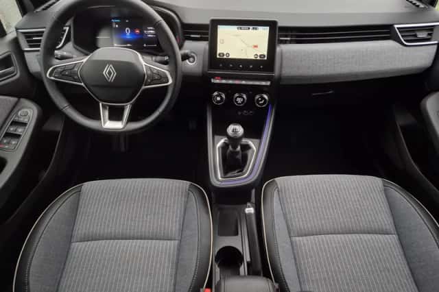 Renault Clio (2025) thumbnail 2