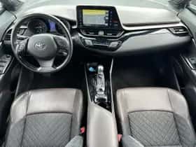 Toyota C-HR (2020) thumbnail 2