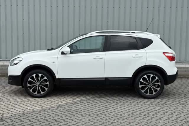 Nissan Qashqai (2011) thumbnail 14