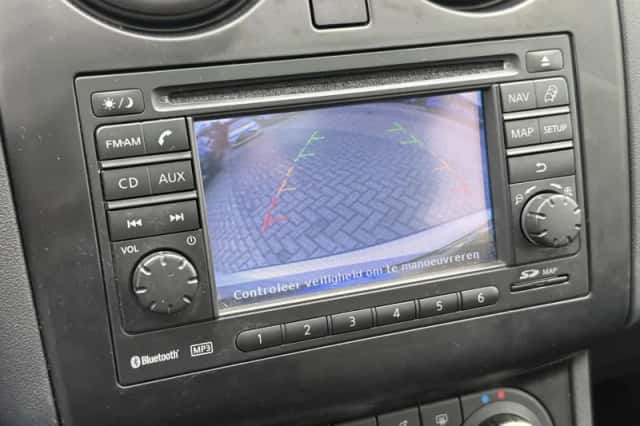 Nissan Qashqai (2011) thumbnail 19