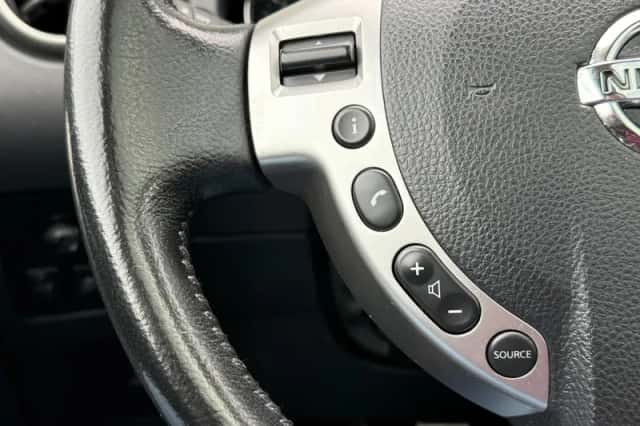 Nissan Qashqai (2011) thumbnail 21