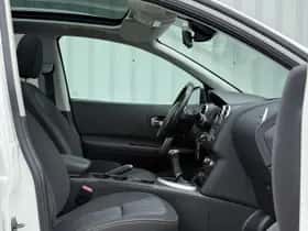 Nissan Qashqai (2011) thumbnail 4