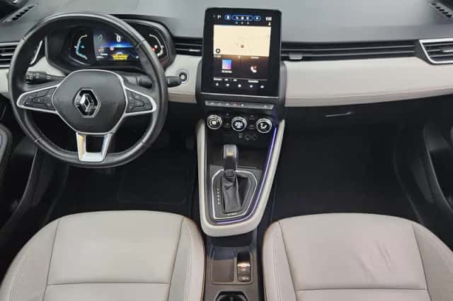 Renault Clio (2022) thumbnail 2