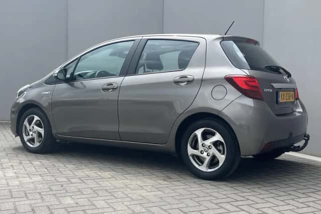Toyota Yaris (2016) thumbnail 16