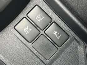 Toyota Yaris (2016) thumbnail 38