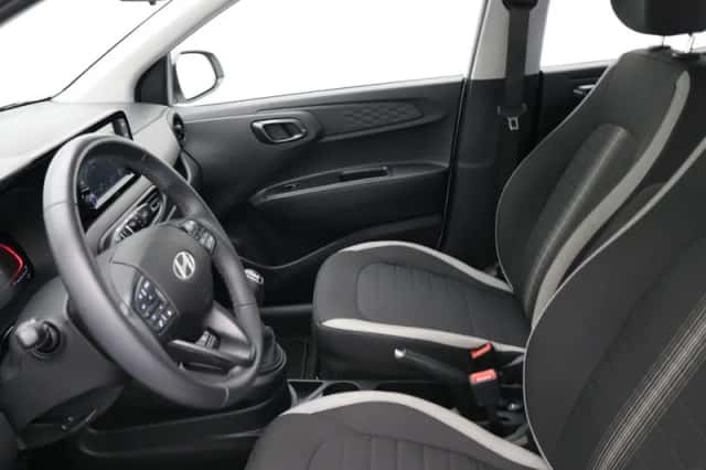 Hyundai i10 (2024) thumbnail 4