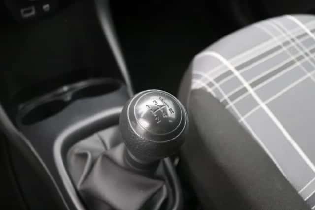 Peugeot 108 (2017) thumbnail 14