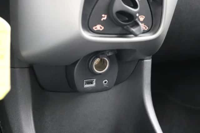 Peugeot 108 (2017) thumbnail 29