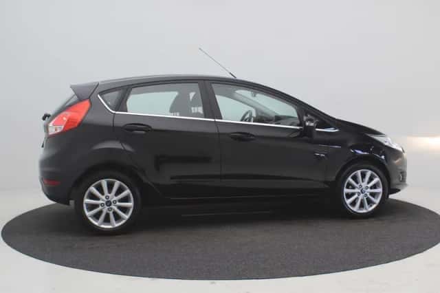 Ford Fiesta (2015) thumbnail 11