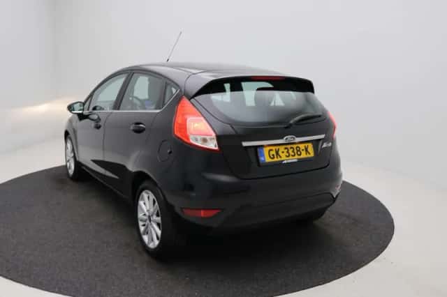 Ford Fiesta (2015) thumbnail 16