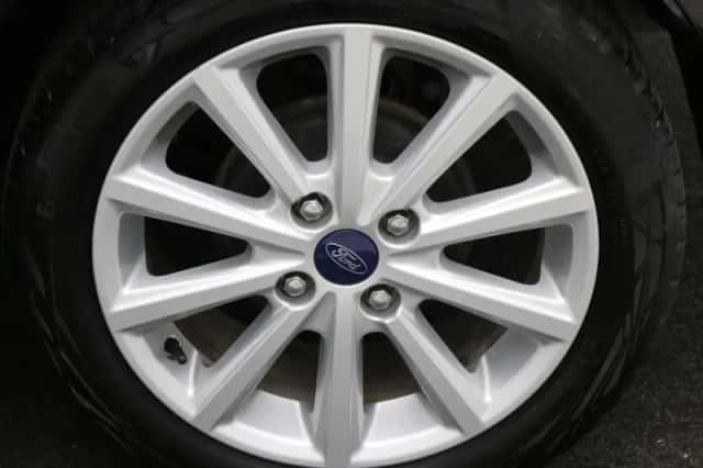 Ford Fiesta (2015) thumbnail 8