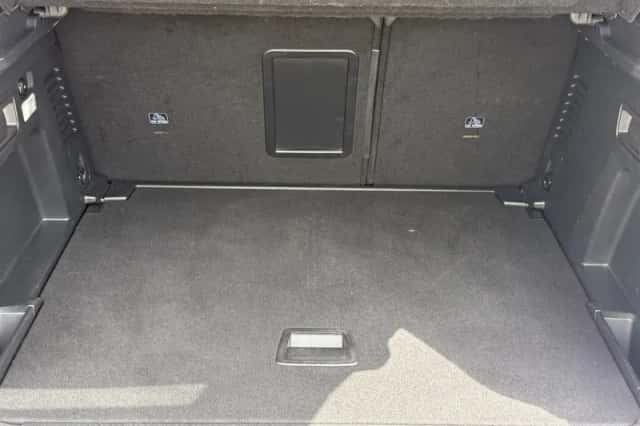 Peugeot 3008 (2018) thumbnail 39