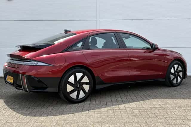 Hyundai Ioniq 6 (2024) thumbnail 3