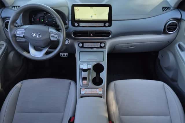 Hyundai Kona (2021) thumbnail 2