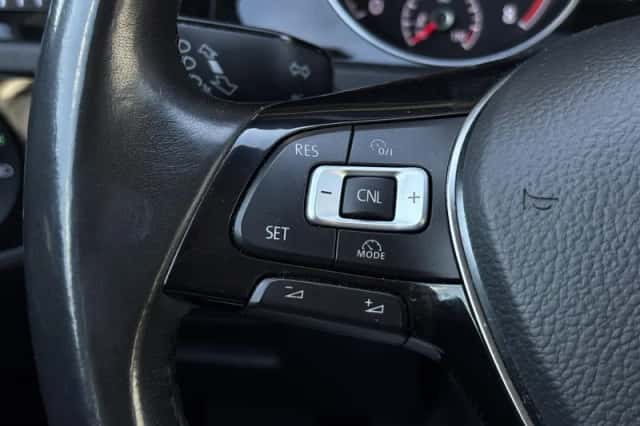 Volkswagen Golf (2014) thumbnail 9