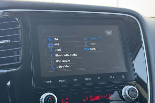 Mitsubishi Outlander (2021) thumbnail 21