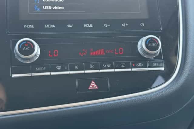 Mitsubishi Outlander (2021) thumbnail 22