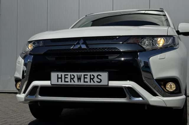 Mitsubishi Outlander (2021) thumbnail 28