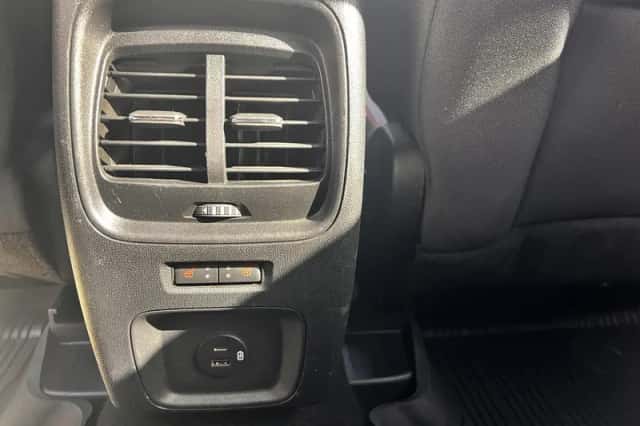 Ford Kuga (2022) thumbnail 44
