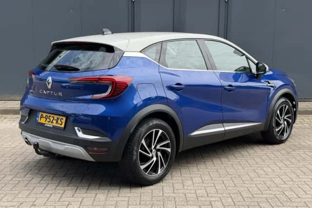 Renault Captur (2021) thumbnail 3