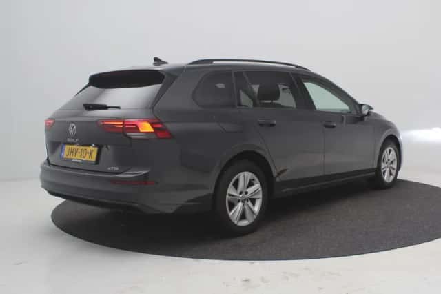 Volkswagen Golf (2021) thumbnail 3