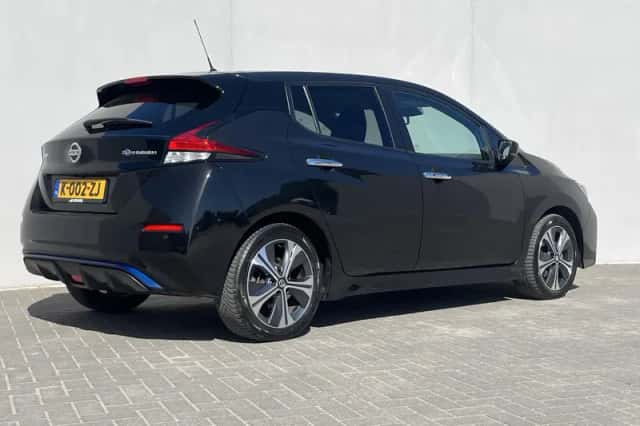 Nissan Leaf (2021) thumbnail 3
