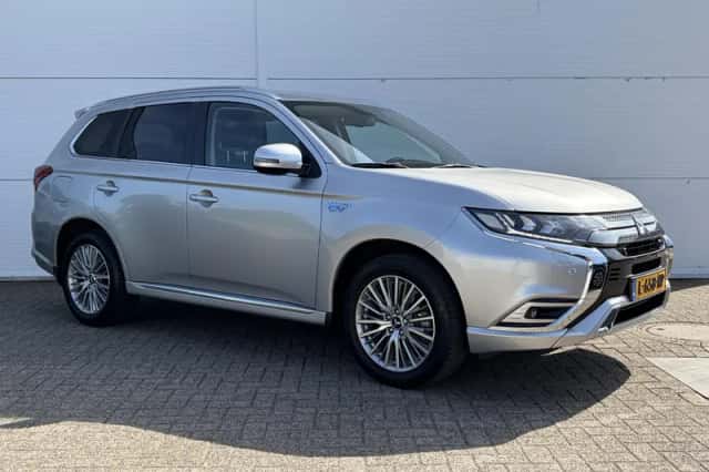 Mitsubishi Outlander (2021) thumbnail 20