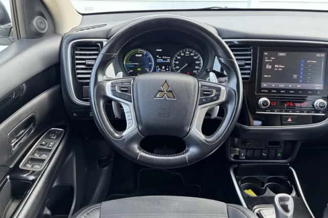 Mitsubishi Outlander (2021) thumbnail 10