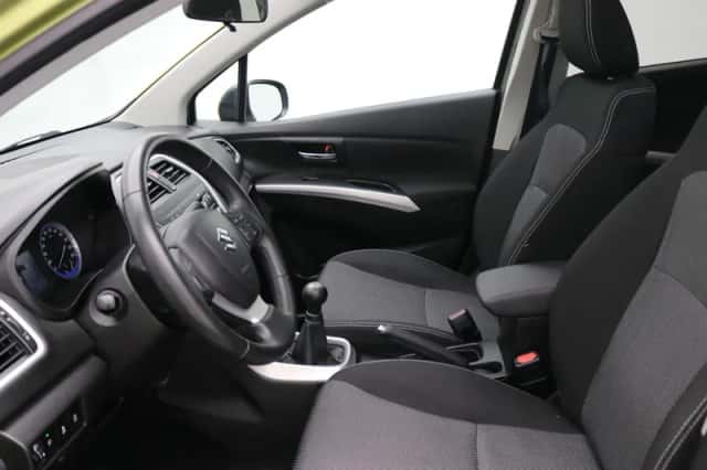 Suzuki SX4 S-Cross (2013) thumbnail 4