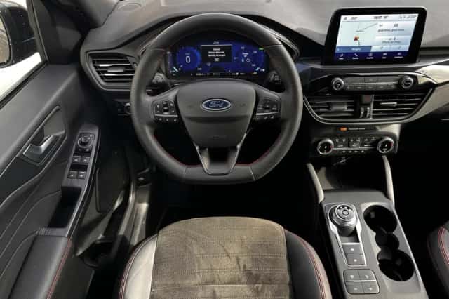 Ford Kuga (2023) thumbnail 32