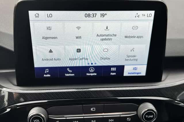 Ford Kuga (2023) thumbnail 39