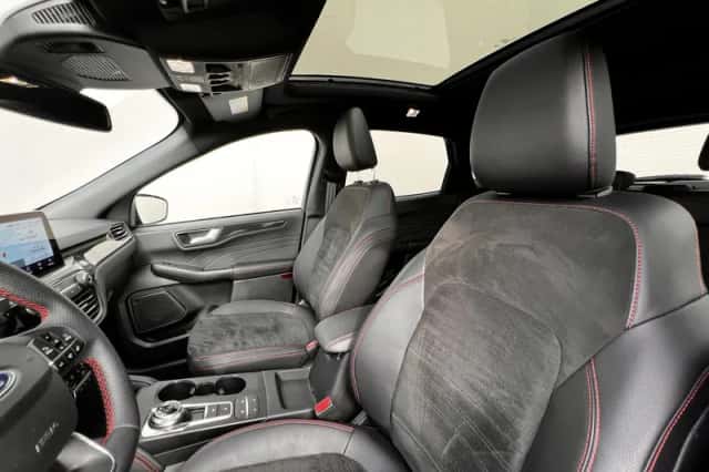 Ford Kuga (2023) thumbnail 5