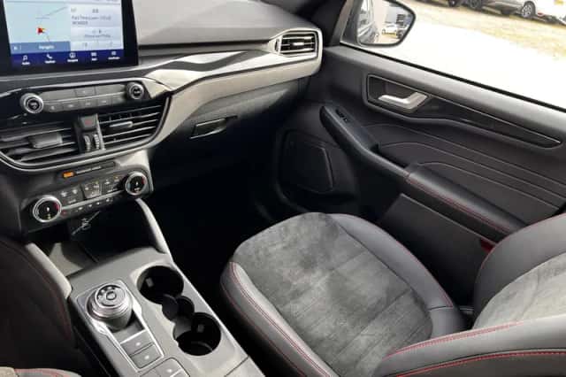Ford Kuga (2023) thumbnail 43