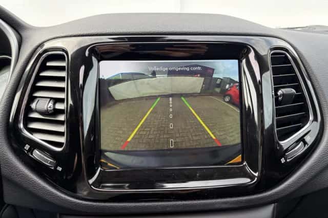 Jeep Compass (2019) thumbnail 25