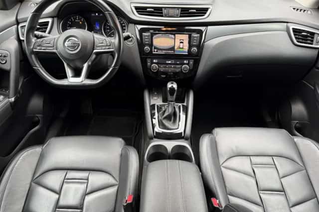Nissan Qashqai (2021) thumbnail 2