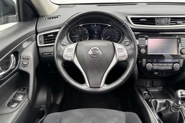 Nissan X-Trail (2017) thumbnail 10