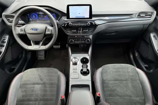 Ford Kuga (2023) thumbnail 2