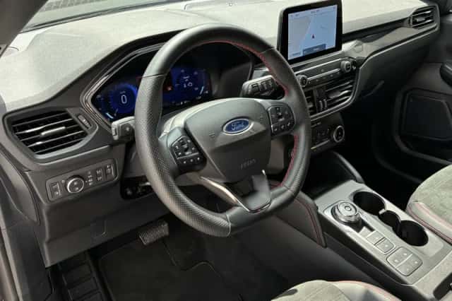 Ford Kuga (2023) thumbnail 14