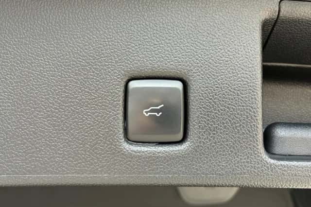 Ford Kuga (2023) thumbnail 39
