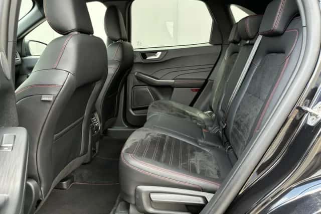 Ford Kuga (2023) thumbnail 8