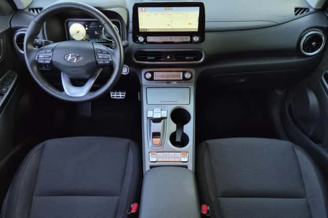 Hyundai Kona (2022) thumbnail 2