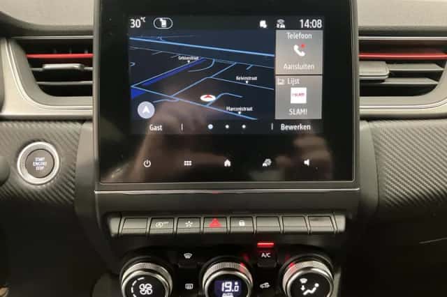 Renault Captur (2022) thumbnail 4