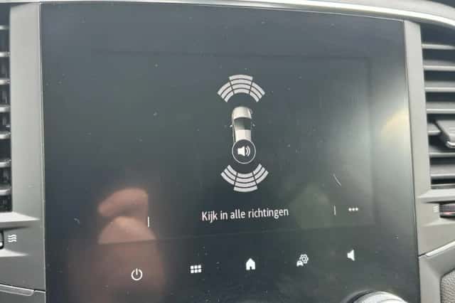 Renault Mégane (2021) thumbnail 5