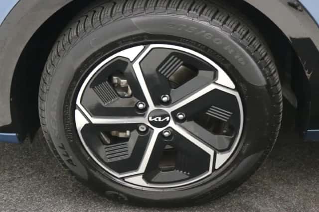 Kia Niro (2023) thumbnail 6