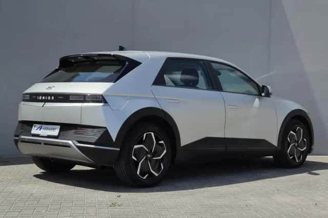 Hyundai Ioniq 5 (2023) thumbnail 3