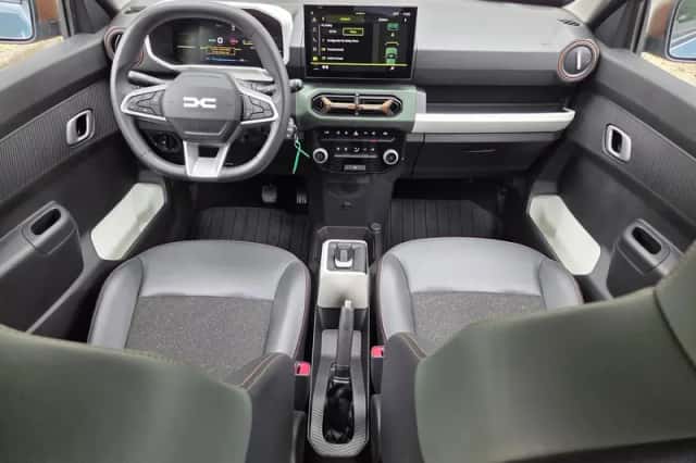 Dacia Spring (2024) thumbnail 2