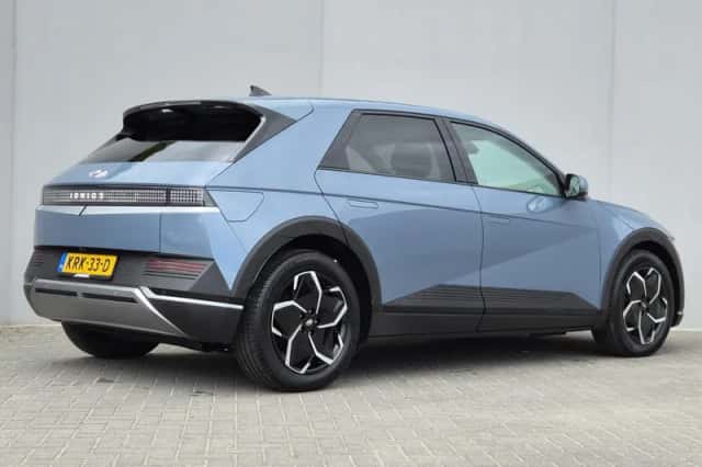 Hyundai Ioniq 5 (2023) thumbnail 3